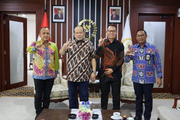 9f8eebed 4aca 4ac8 954e 6c99a809faf7