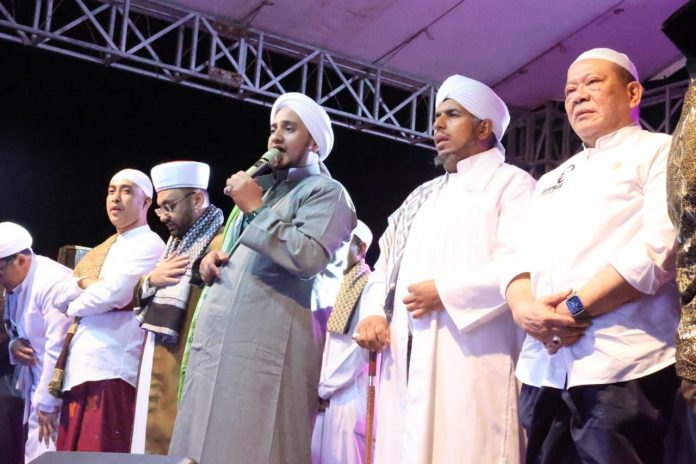 Ketua DPD RI Hadiri Istighosah Akbar dan Doa Bersama Majelis Sholawat Syababul Kheir