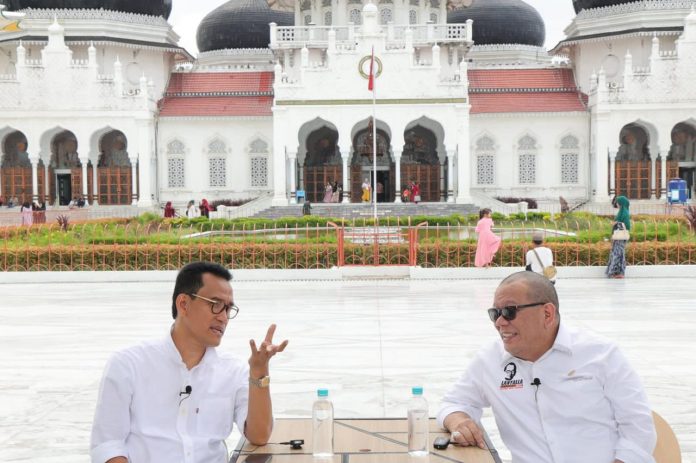 Podcast di Halaman Masjid Baiturrahman Aceh, LaNyalla dan Refly Harun Bicara Presiden 2024