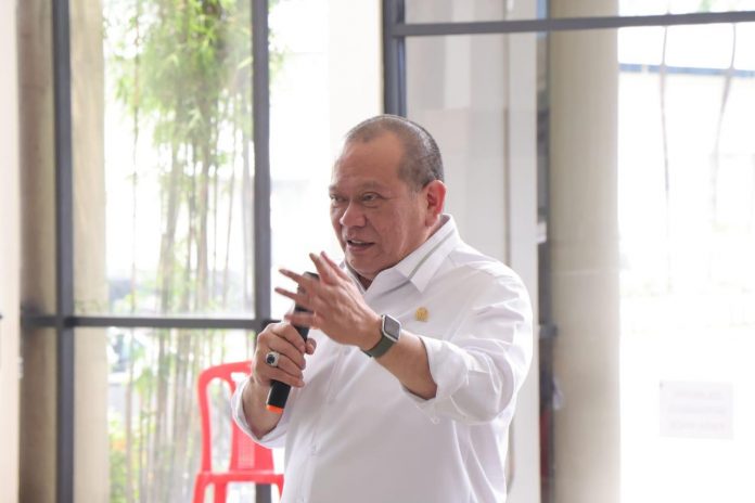 Ketua DPD RI Ajak Masyarakat Jatim Awasi Penyaluran Solar Bersubsidi