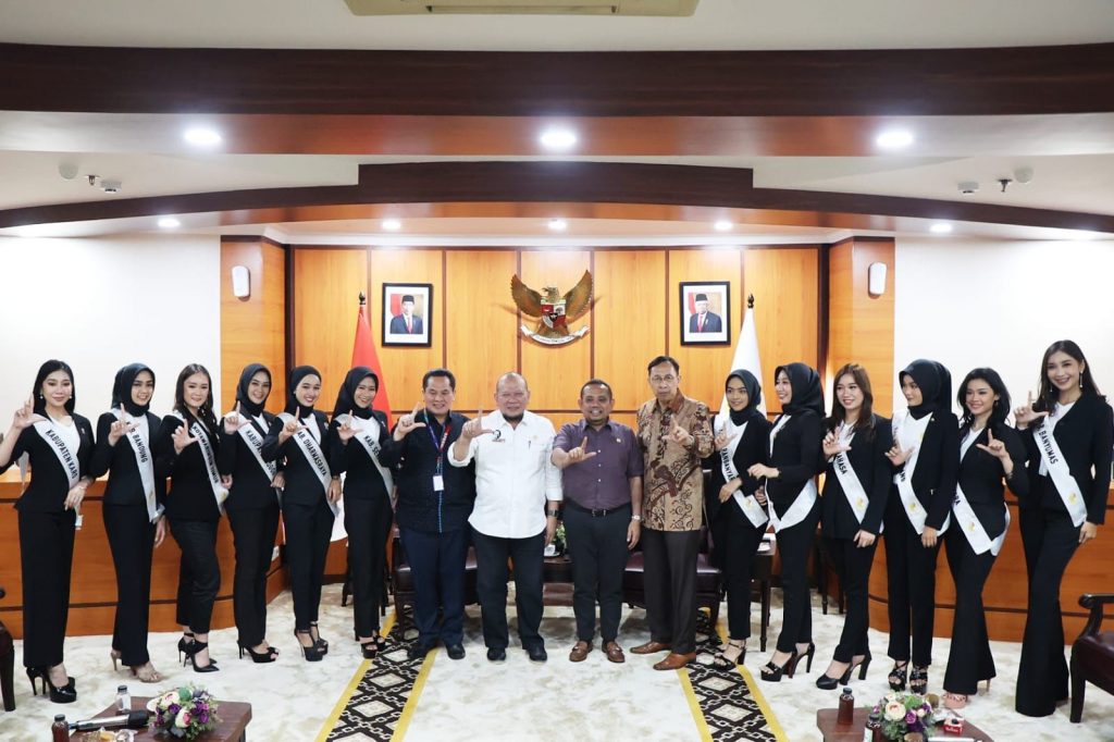 Bertemu 12 Finalis Putri Otonomi Indonesia, LaNyalla Singgung Hilangnya Otonomi Daerah