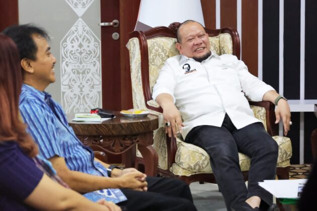 Ketua DPD RI AA LaNyalla Mahmud Mattalitti Saat Bertemu Dengan Pakar Telematika