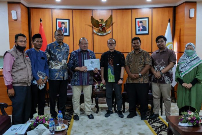 Ketua DPD RI AA LaNyalla Mahmud Mattalitti menerima audiensi beberapa organisasi kemanusiaan Indonesia yang konsen terhadap persoalan Palestina, antara lain MER-C, AWG, KISDI dan BSMI