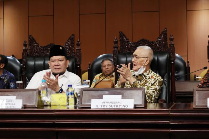 Try Sutrisno Dukung Gagasan Re-konsensus Nasional Kembali ke UUD 1945 Naskah Asli