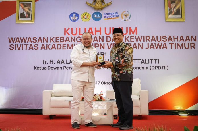 Ketua DPD RI AA LaNyalla Mahmud Mattalitti mengisi Kuliah Umum Wawasan Kebangsaan dan Kewirausahaan Sivitas Akademika UPN Veteran Jawa Timur