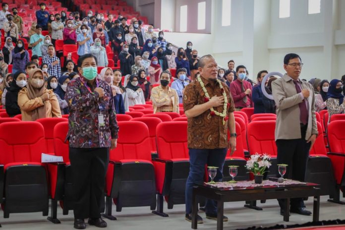 Ketua DPD RI AA LaNyalla Mahmud Mattalitti memberi kuliah umum dan menjadi narasumber dialog Wawasan Kebangsaan dan Kewirausahaan di UHW Perbanas Surabaya