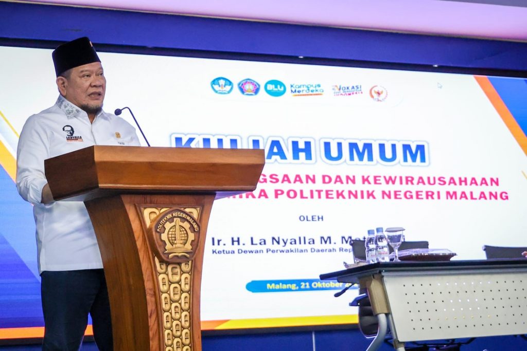Ketua DPD RI, AA LaNyalla Mahmud Mattalitti, saat mengisi Kuliah Umum dengan tema Wawasan Kebangsaan dan Kewirausahaan, di Politeknik Negeri Malang (Polinema)