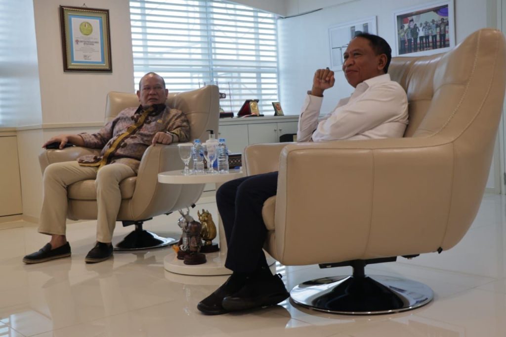 Ketua Umum PB Muaythai Indonesia yang juga Ketua DPD RI AA LaNyalla Mahmud Mattalitti Bersilaturahmi dengan Menpora Zainudin Amali