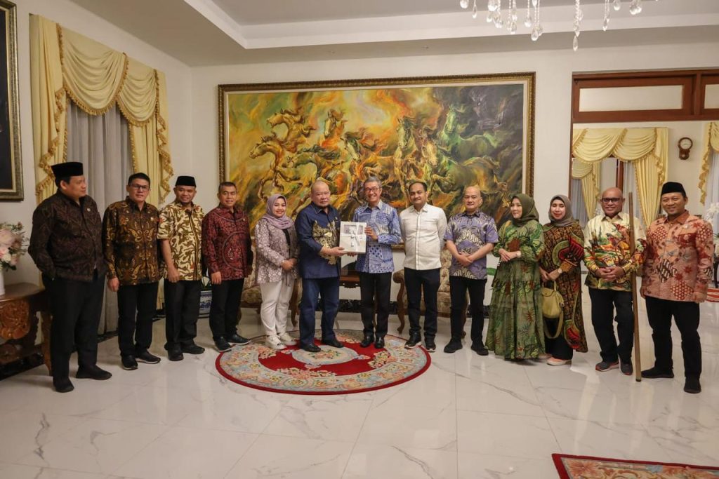 Ketua DPD RI, AA LaNyalla Mahmud Mattalitti bersama sejumlah anggota DPD RI bersilaturahmi dengan Duta Besar Republik Indonesia untuk Kerajaan Thailand