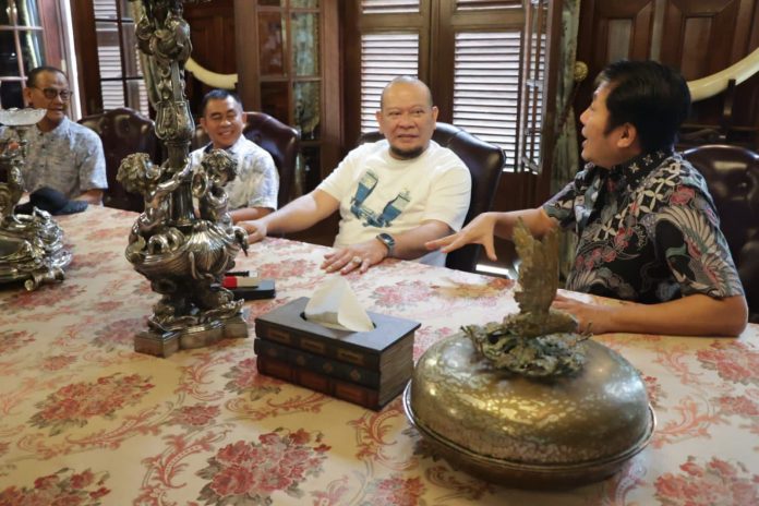Di Solo, Ketua DPD RI Kunjungi Bangunan Bersejarah Milik Nur Harjanto