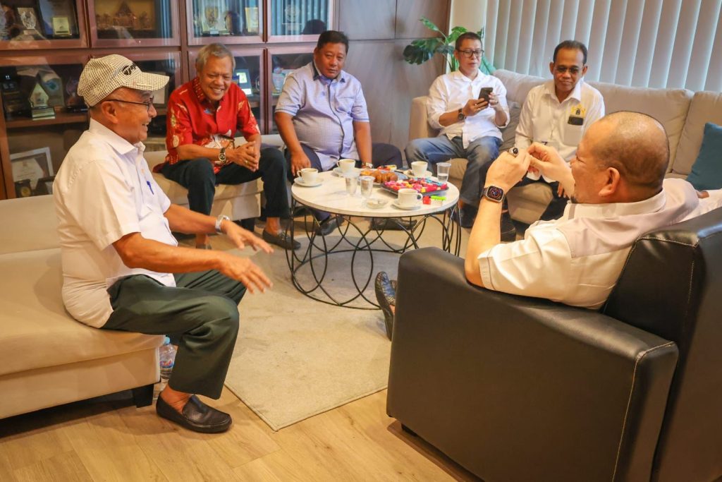 Pengurus Pengprov Persatuan Golf Indonesia (PGI) Jawa Timur menemui Ketua DPD RI, AA LaNyalla Mahmud Mattalitti yang sedang melaksanakan reses di Jawa Timur