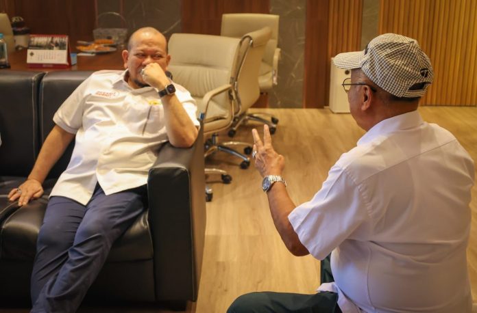 Pengurus Pengprov Persatuan Golf Indonesia (PGI) Jawa Timur menemui Ketua DPD RI, AA LaNyalla Mahmud Mattalitti yang sedang melaksanakan reses di Jawa Timur