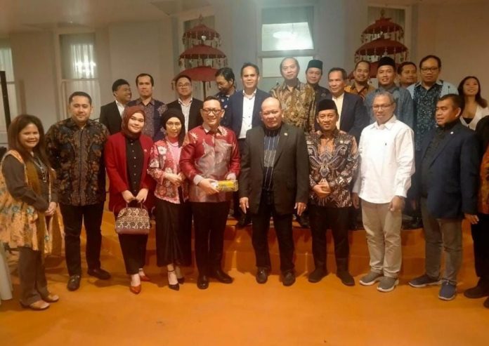 Ketua DPD RI AA LaNyalla Mahmud Mattalitti ketika menyampaikan pesan-pesannya kepada warga Indonesia yang berdiaspora di Sydney, Australia, Jumat (28/4/2023) waktu setempat. 