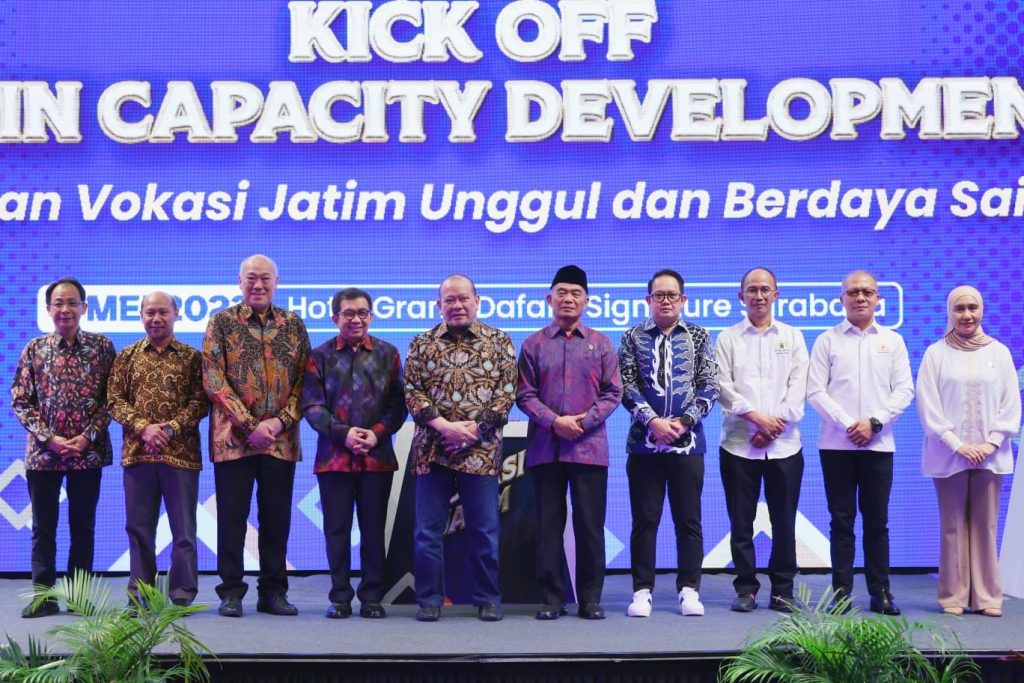 Ketua DPD RI, AA LaNyalla Mahmud Mattalitti Menghadiri Acara Halal Bihalal dan Kick Off KADIN Capacity Development KADIN Provinsi Jawa Timur