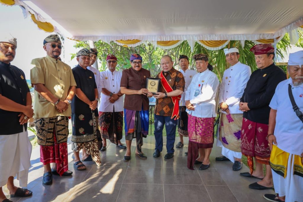Acara pertemuan dan silaturahmi Ketua DPD RI AA LaNyalla Mahmud Mattalitti dengan para tokoh di Buleleng, Bali Utara, Senin (19/6/2024) terkait dengan rencana pembangunan Bandara Internasional Bali Utara.