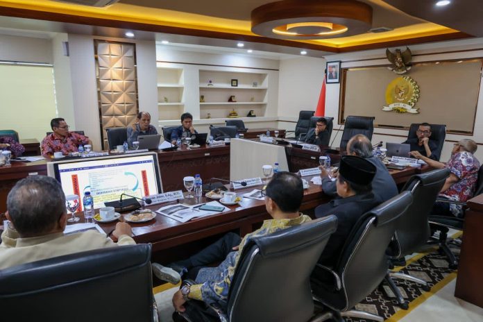 Ketua DPD RI AA LaNyalla Mahmud Mattalitti menghadiri executive brief 