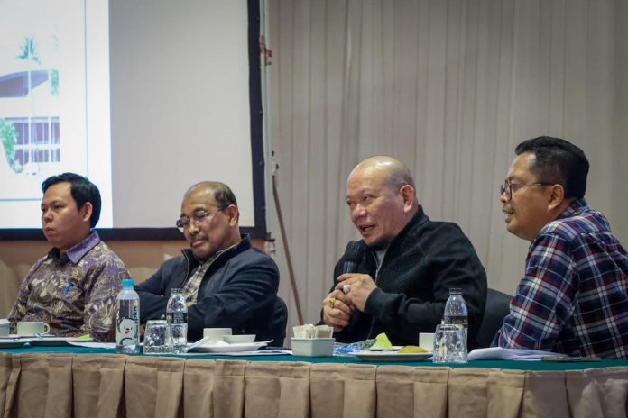 Ketua DPD RI AA LaNyalla Mahmud Mattalitti mengikuti pertemuan Pimpinan dan Anggota DPD RI dalam rangka Sosialisasi Hasil Rapat Konsultasi Pimpinan DPD RI dan MPR RI, di Jakarta, Rabu (12/7/2023).