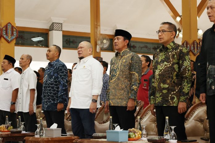 Ketua DPD RI AA LaNyalla Mahmud Mattalittti di acara Sarasehan dan Serap Aspirasi Masyarakat Asosiasi Kepala Desa Kabupaten Ngawi dengan tema 