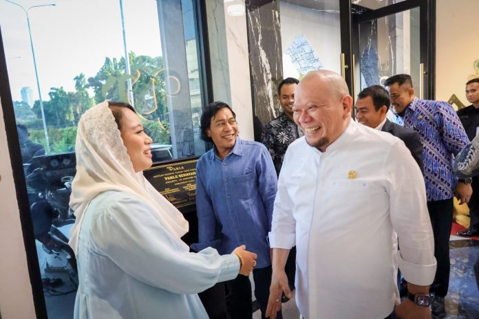 Ketua DPD RI AA LaNyalla Mahmud Mattalitti berbuka bersama beberapa Senator yang baru terpilih dalam Pemilu 2024 di Restoran Parle, Senayan, Jakarta, Jumat (22/3/2024).