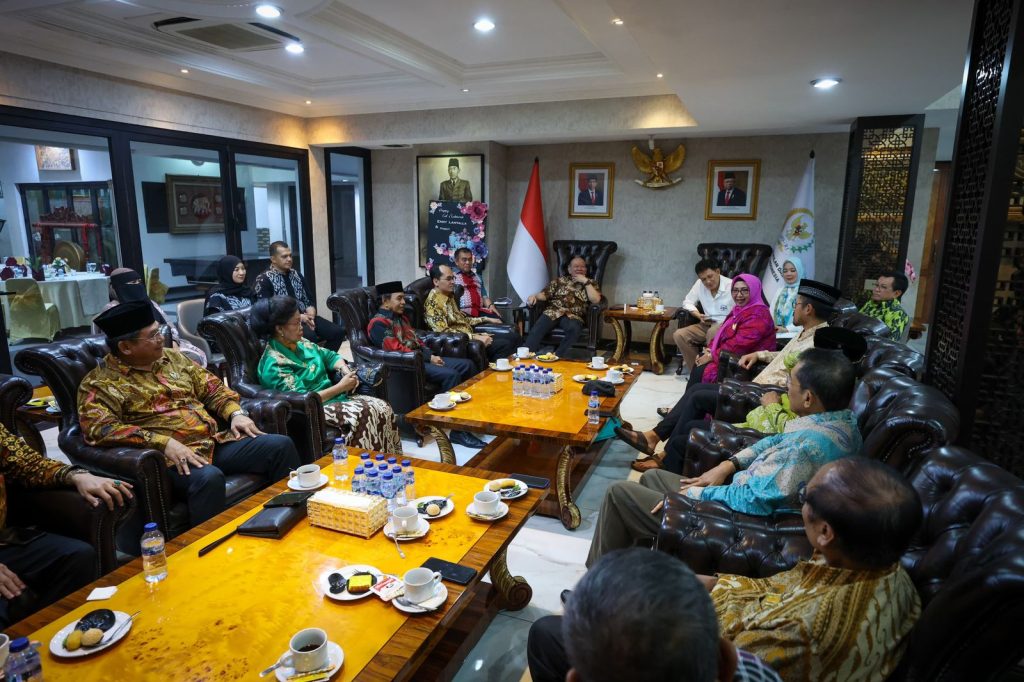 Ketua DPD RI AA LaNyalla Mahmud Mattalitti Terima Para Raja dan Sultan Nusantara yang Tergabung Dalam Majelis Adat Kerajaan Nusantara