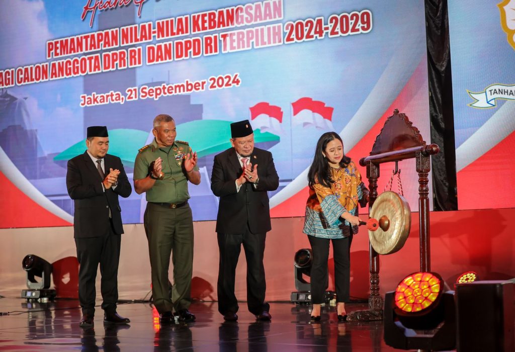 Ketua DPD RI, AA LaNyalla Mahmud Mattalitti menyampaikan sambutan pada acara Pembukaan Pemantapan Nilai-Nilai Kebangsaan Bagi Anggota Terpilih DPR RI dan DPD RI Periode 2024-2029